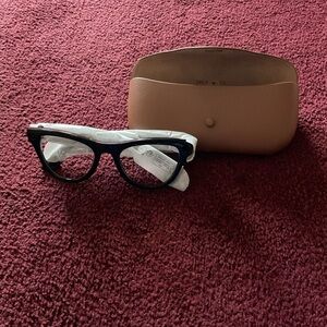 Ray-Ban Meta Smart Glasses (Skylars style) w/Original Case excellent condition